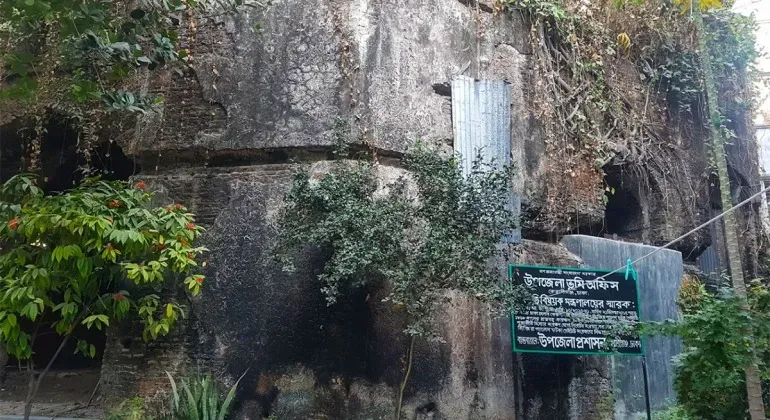 জিনজিরা প্যালেস ঢাকা